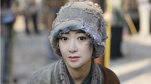 4位女明星的乞丐装扮,baby最不像,赵丽颖让人心疼