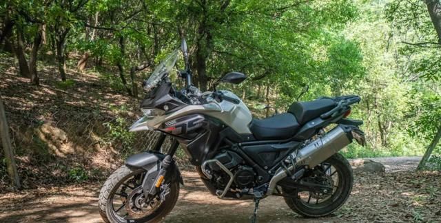 胖虎试驾438万最硬国产adv无极650ds