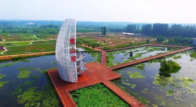 这个湖泊是山东南四湖之一，是国家级生态示范区，人气很旺