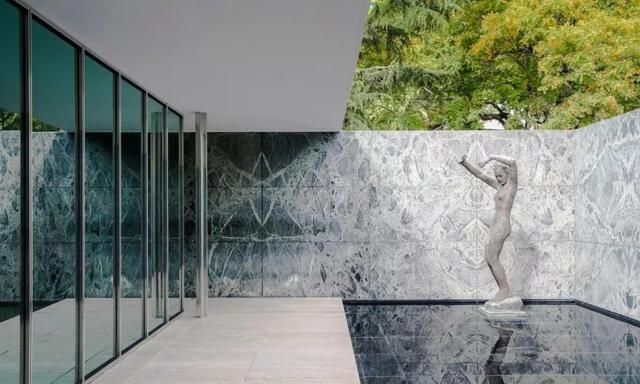 密斯·凡·德·罗丨巴塞罗那博览会德国馆