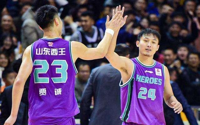 大器晚成！1米93山东后卫30岁才长大，巩晓彬已经足足等了他6年