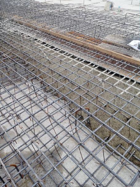 建筑基础筏板施工时混凝土有哪些常见问题?附原因分析及处理措施