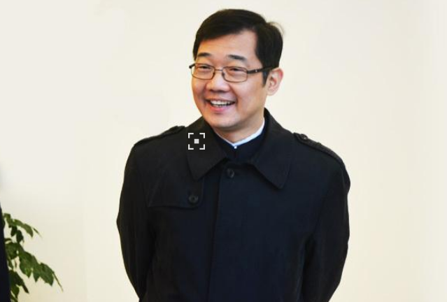 他是当红的相声演员只因一句玩笑话最后被迫退出娱乐圈