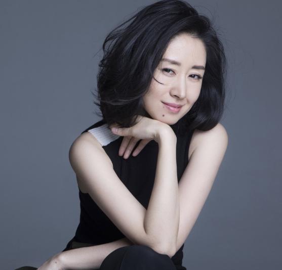 她演戏多年未走红,却因表情霸屏,靠特殊方式火的还有郑恺