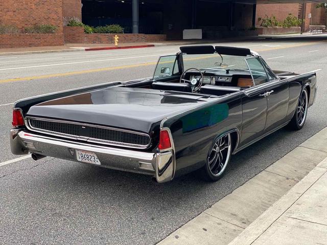 1963年林肯大陆敞篷版,如今8.6万美元售卖,肯尼迪总统同款座驾