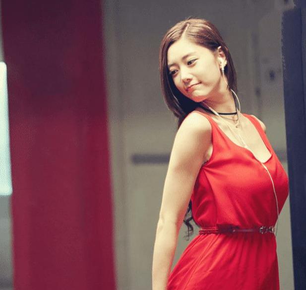 曾因电影《情圣》而走红,吸引无数粉丝,现如今已结婚