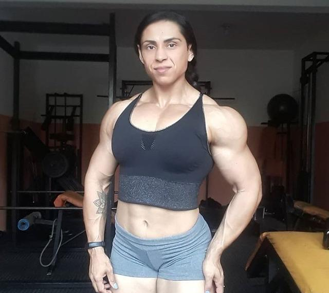 "巴西女金刚"健身20年,没谈过恋爱,一身肌肉让人望而却步