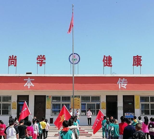 范县辛庄镇韩庄小学举行512全国防灾减灾日地震逃生安全演练