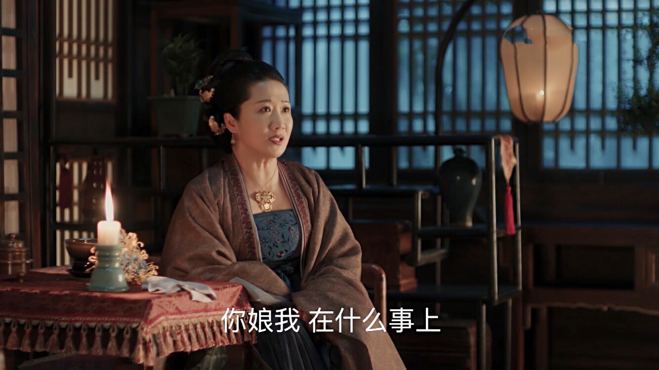 那么,郭虹饰演的杨氏比起贾婆婆来说,绝对是一位更加吃力不讨好的角色