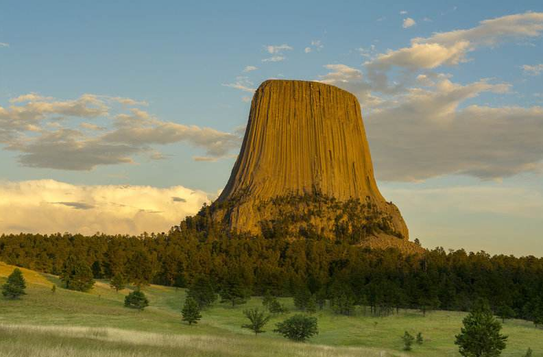 全球"最难"攀登的山,每年六月禁止入内,疑是外星人基地