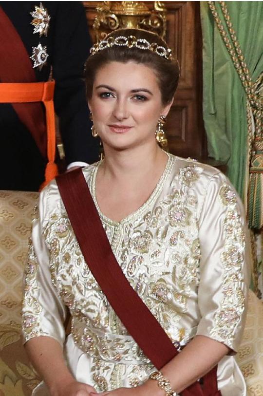 在嫁入卢森堡王室之前斯蒂芬妮也是家里的小公主,她的娘家是比利时