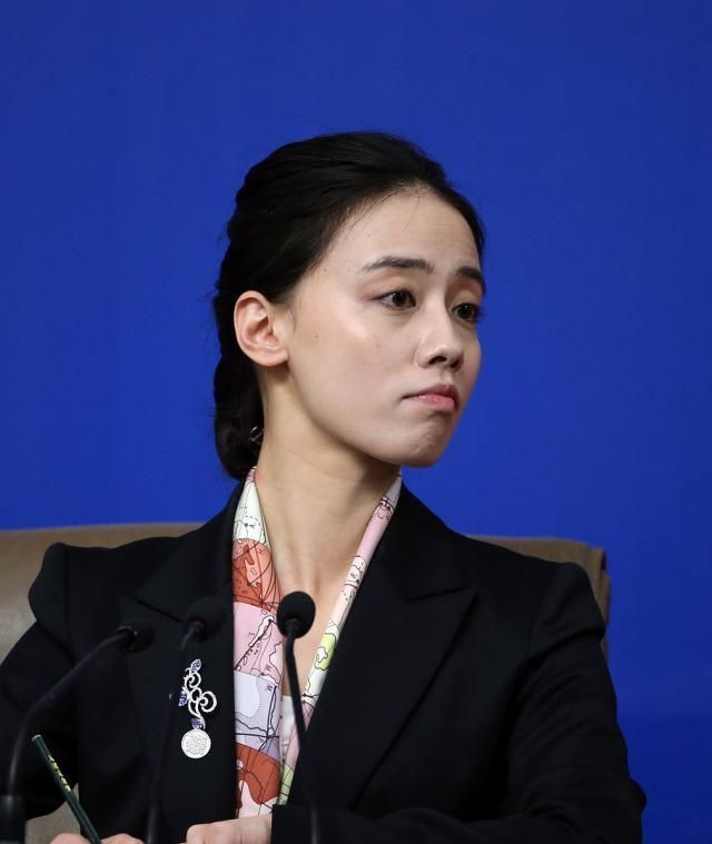 网友:明明可以靠脸却拼才华|姚梦瑶|女神|外交部_新浪新闻