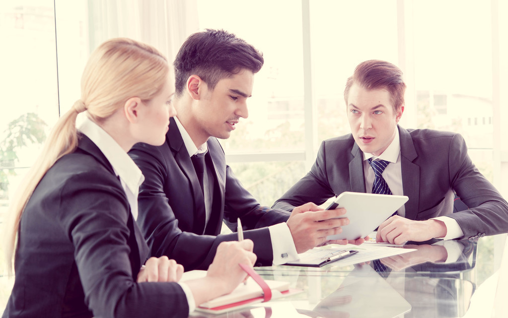 以领导的老领导带着我去领导办公室这件事而言合适吗?