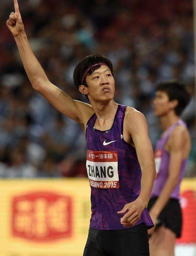 重磅！张国伟签约新的体育品牌，他是破27年室内纪录的跳高狂人|张国伟|跳高|体育品牌_新浪新闻