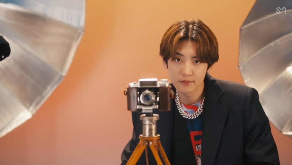 朴灿烈"韩式发福"引热议,不上镜的朴灿烈,这种程度也叫发福?