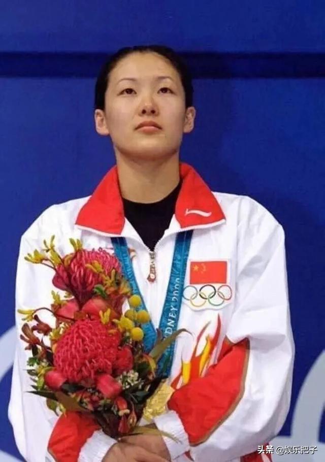 跳水女皇伏明霞变化大,41岁发福明显仍貌美,丈夫近70岁想要四胎