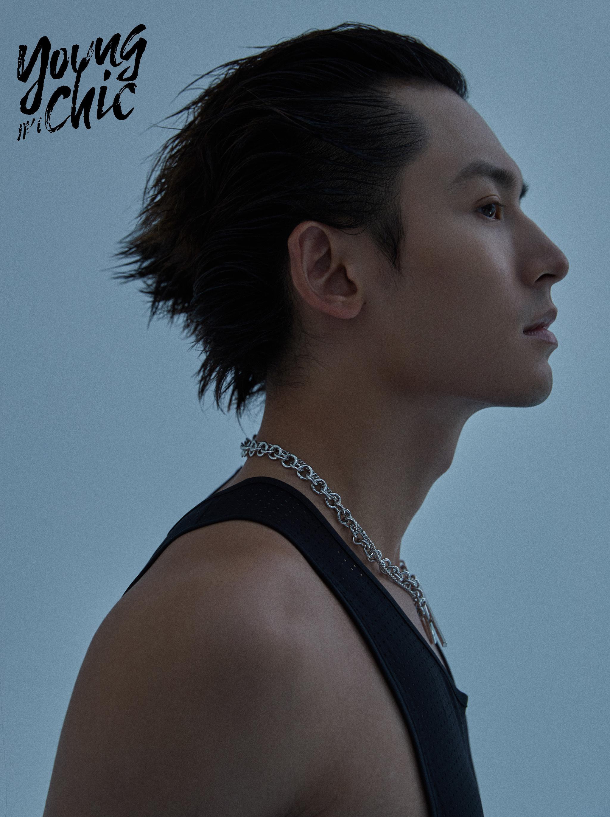 张哲瀚清冷气质大片曝光 眼神完成细节张力