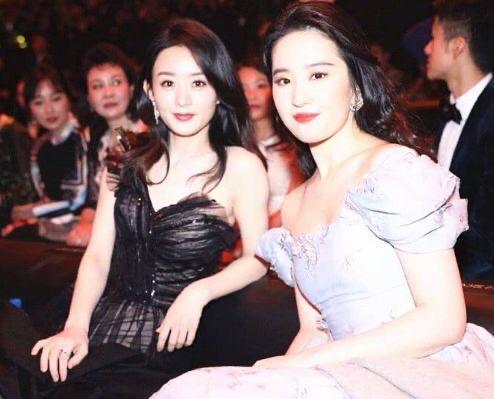 狠甩"人间富贵花"绰号,刘亦菲狂健身晒腹肌,自拍水平让人头大__财经