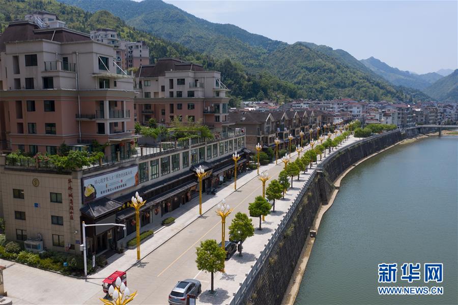 5月13日拍摄的青田县山口镇(无人机照片).