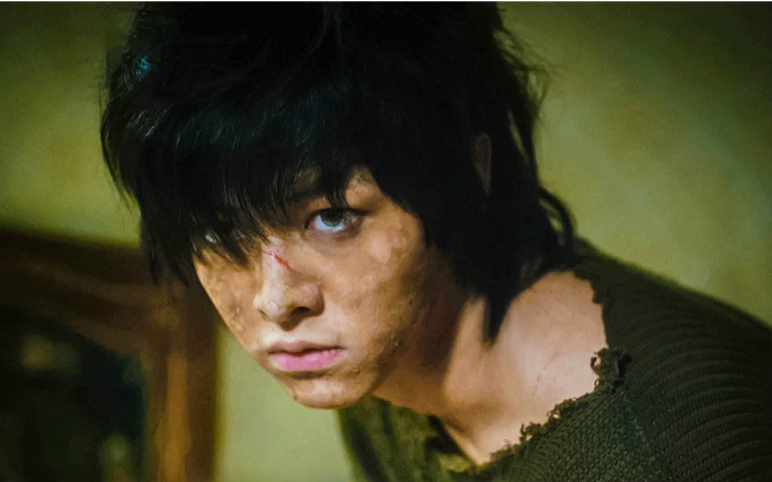 《狼少年》片如其名,男主角哲秀就是一个人与狼