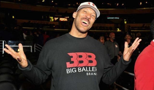 球爹两套重拳出击,无限夹击詹姆斯