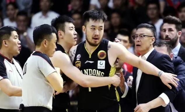 小丁与山东男篮的谈判细节被爆料，这次山东队还真要感谢睢冉