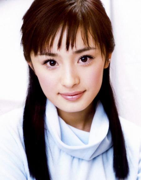 杨幂的真实脸型让第一方的蒙丹自愧不如丑小鸭完美蜕变成白天鹅