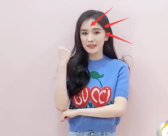 高低出镜,让大家对她以往的女神形象都有了很大的转变,也是因为杨幂