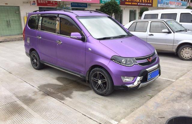 广西小伙花4千元改装五菱宏光,亲自出模,打开尾门时朋友都笑了