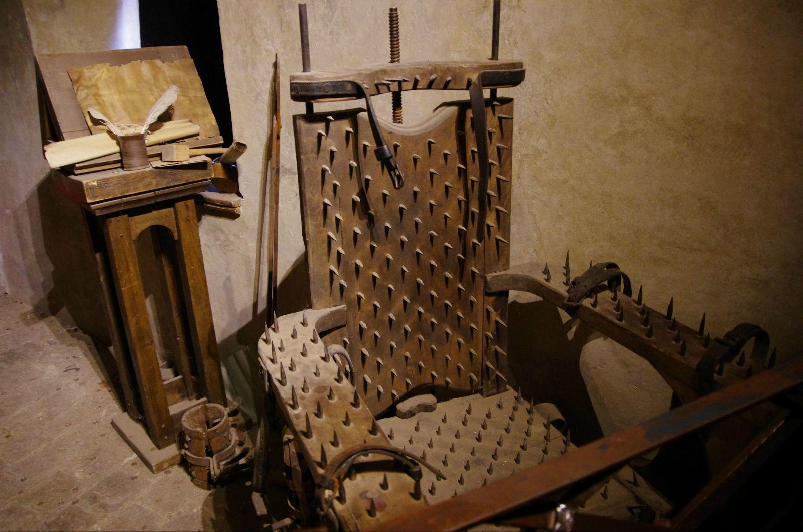 古希腊工匠为讨好国王,发明残酷刑罚铜牛刑,国王:你先试试