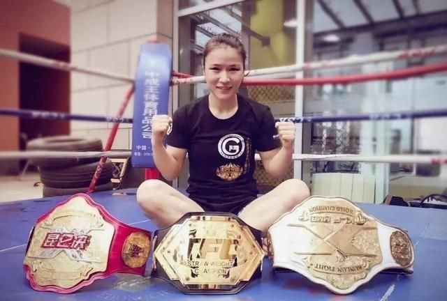 ufc历史上第一位来自中国的世界冠军,现世界排名第二|罗西|张伟丽