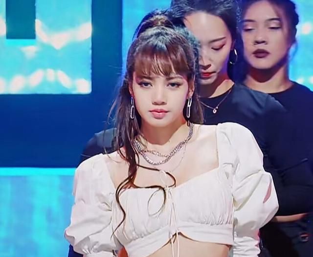 lisa衣服被玩坏了神操作堪称一剪没get后你的衣橱大变样