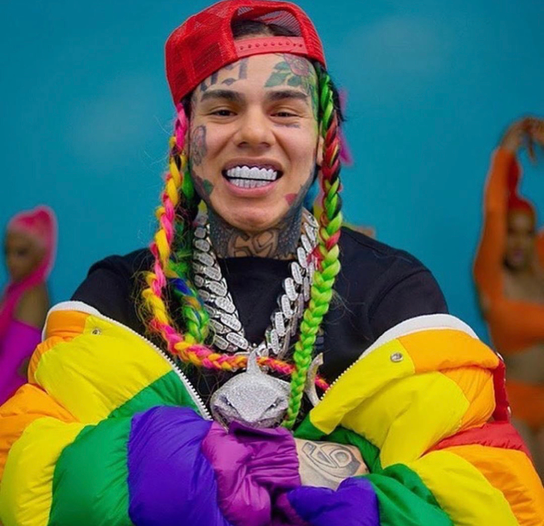 告密者6ix9ine出狱,发新歌还开直播,看这样子他还能