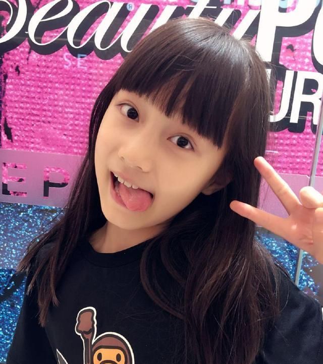 "成熟韵味"惹争议,网友:长得太着急|童星|父母|泰国_新浪网