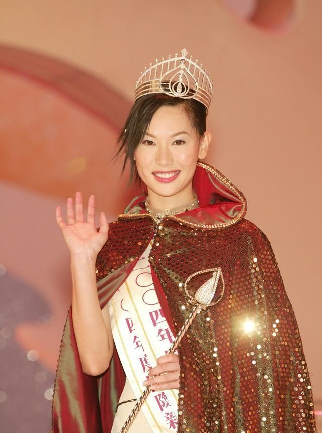 "最丑港姐"素颜照曝光,网友求"快化妆"