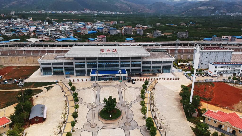 连接昆明,弥勒以及红河州首府蒙自的重要客运通道——弥蒙铁路