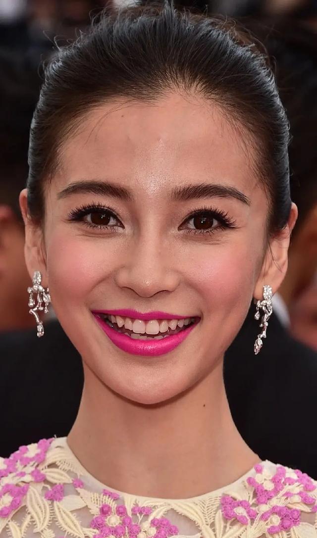 无精修的明星脸才是真实的,看了杨颖的生图你们还羡慕明星吗?