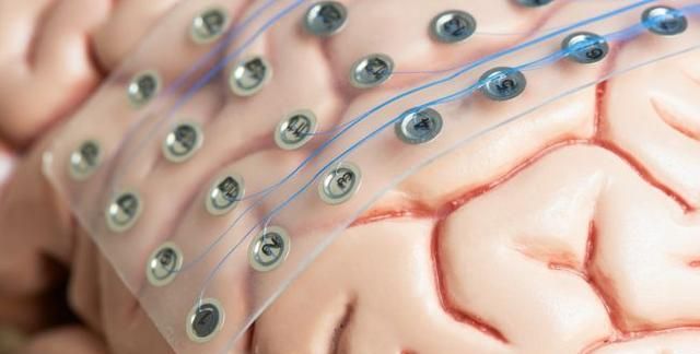 科学家用电刺激技术,让盲人"看到"字母