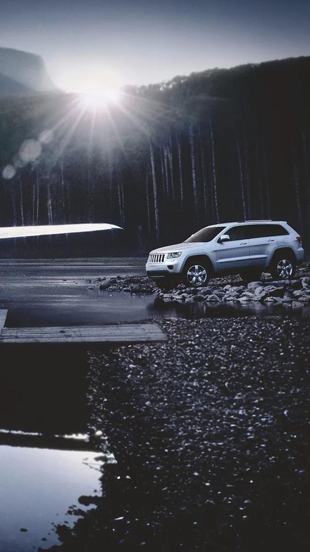 天下车库名车解读|一文看懂专业级豪华suv——jeep大切诺基