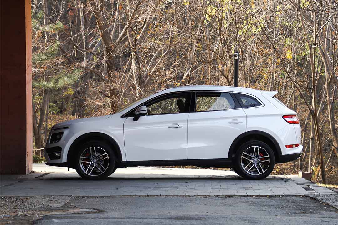 增两款车型/增配胎压监测 陆风新款荣耀售8.99万元起-新浪汽车