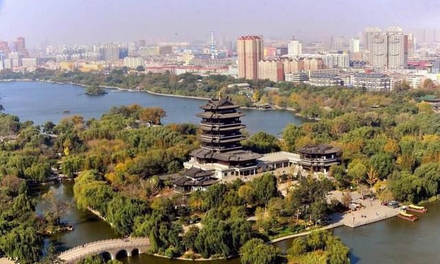 山东最受欢迎的景区，是游客必到景区，享有天下第一泉的美誉