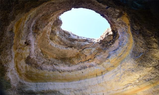 "捅破天"的神秘石洞,形成于2千万年前,未来或面临消失|石洞|海水|游客