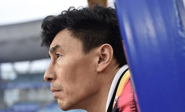 球霸李伟峰经历了深足欠资,光谷退赛,天海解散,他出路何在?