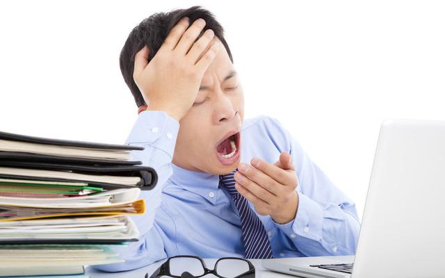 长期过度劳累会致癌？提醒：身体出现这些表现时，要停下来休息了