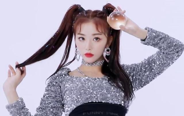 青你二全员双马尾,标准女团发型,可帅可甜