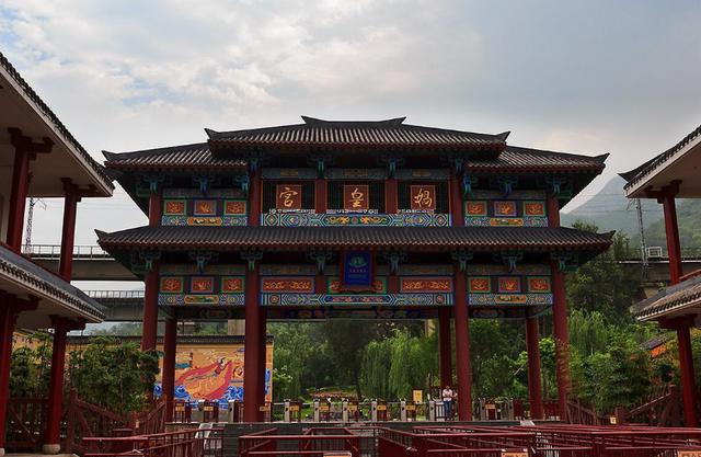 国内唯一会晃动的建筑,悬挂在山上数百年,是著名的祭祀地