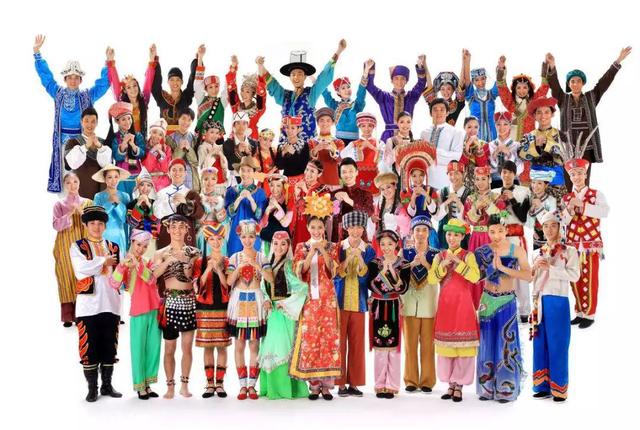 老外看不懂中国人那么多民族为啥还能团结得像一家人