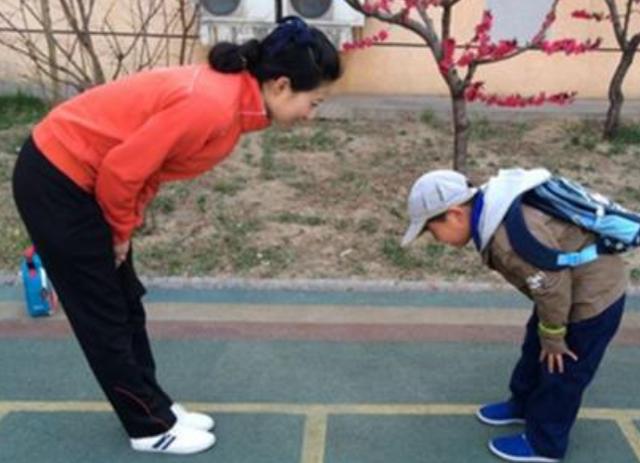 如何培养孩子懂礼貌的习惯?4个方法让你的孩子人见人爱