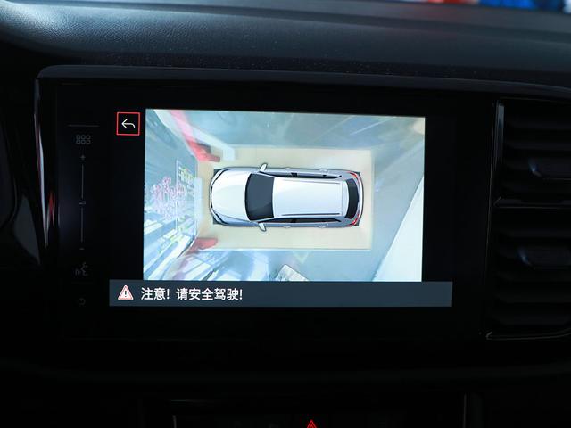 到一汽-大众捷达4S店体验捷达VS7，花10-14万买它不香吗