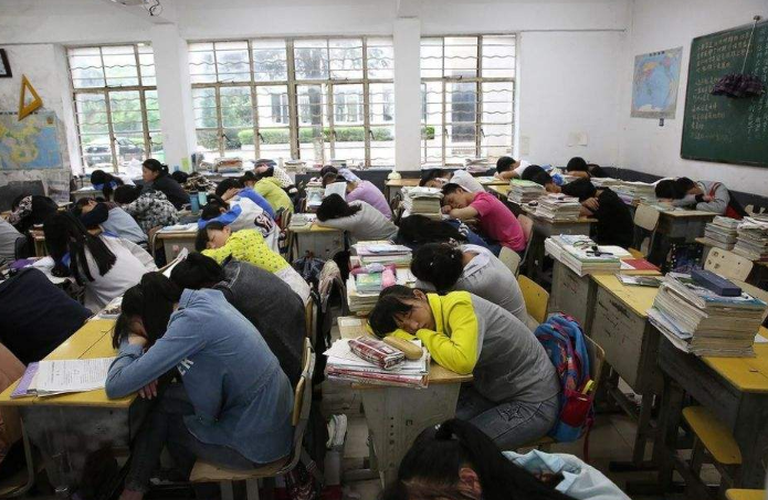学生打瞌睡的五个原因及其解决办法